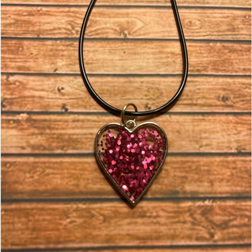 Pink resin heart necklace